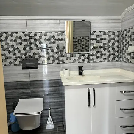 Milas-bodrum Oezel Havuzlu Triplex Villa *