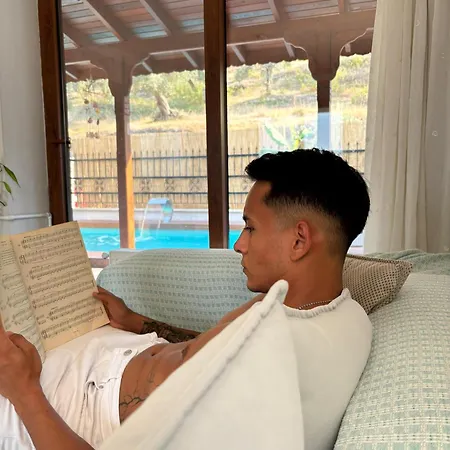 Milas-bodrum Oezel Havuzlu Triplex Villa