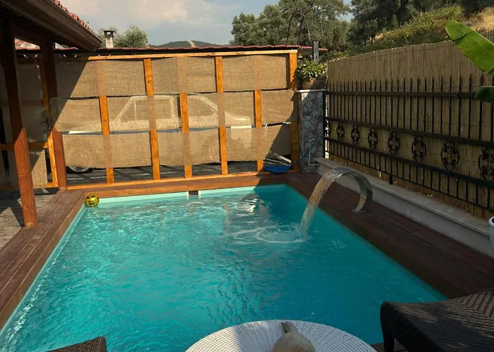 Milas-bodrum Oezel Havuzlu Triplex * Milas