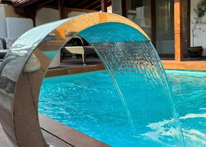 Milas-bodrum Oezel Havuzlu Triplex Villa